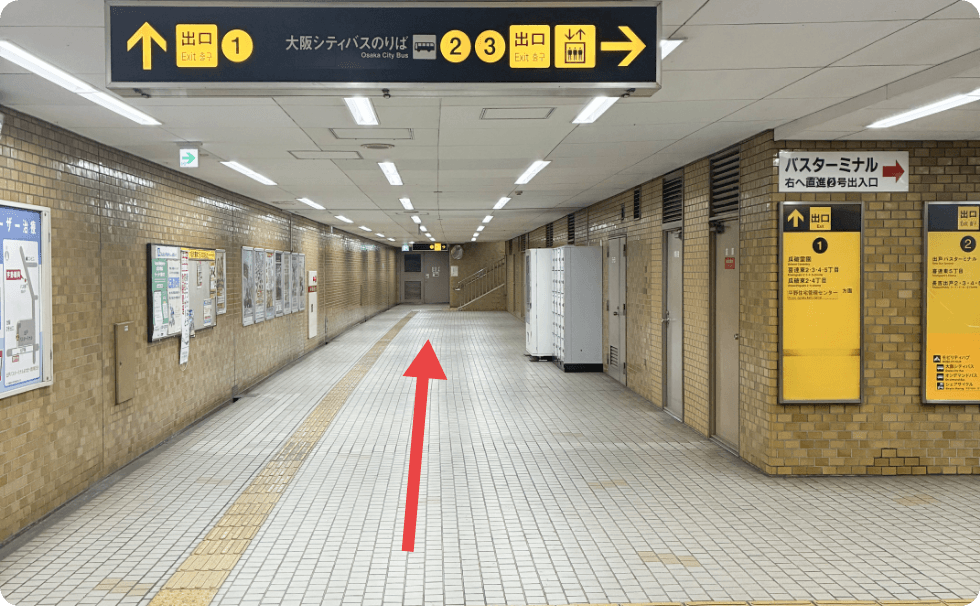 出戸駅の駅構内通路を直進する道順